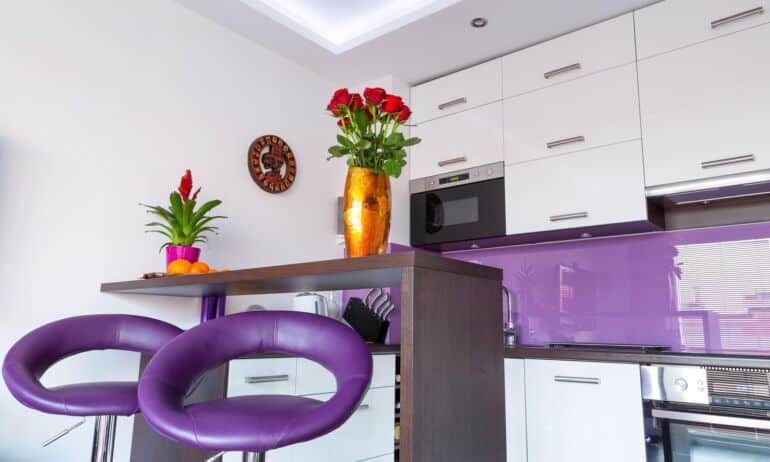 10 gudrių sprendimų mažiems kambariams padidinti