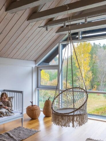 115 m² renovuoto sodo namelio interjeras: namuko atmosferą kuria ne daiktai