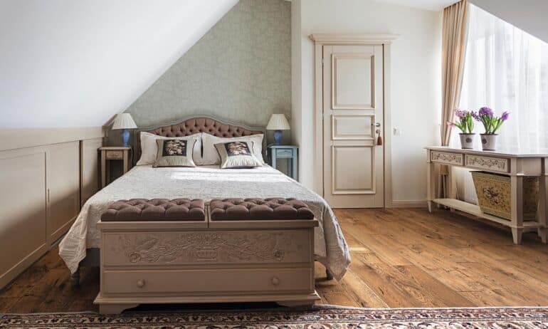 118 m²  iš ūkinio pastato perdaryto namo interjeras: klasikos dvelksmas