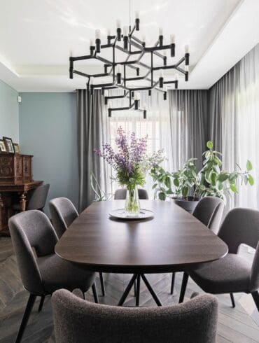 220 m² gyvenamasis namas Vilniuje: septintojo dešimtmečio vilos interjeras