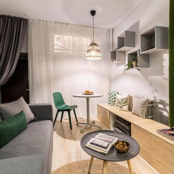 33 m² buvęs biuras virto jaukiais namais miesto širdyje