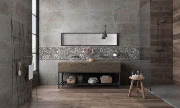 5 madingiausi šių metų vonios plytelių sprendimai