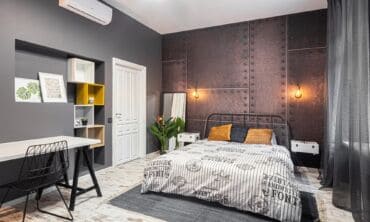 53 m² butas senos statybos name Vilniuje: neįprastas ir charakteringas