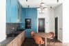 54 m² buto Vilniuje interjeras: art deco atspindžiai