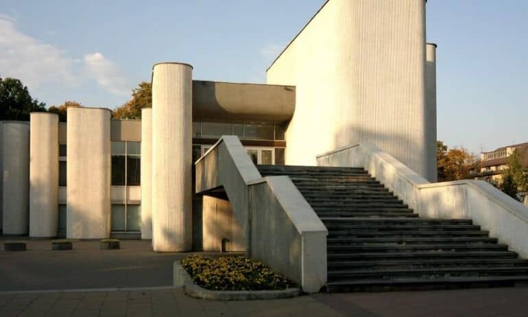 Architektūrologas V. Petrulis: sunaikinti sovietinio modernizmo architektūrą būtų neišmintinga