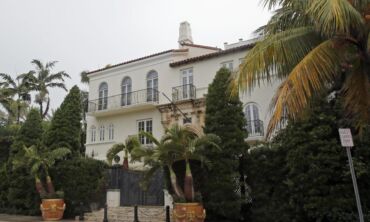 Aukcione bus galima įsigyti Gianni Versace namą