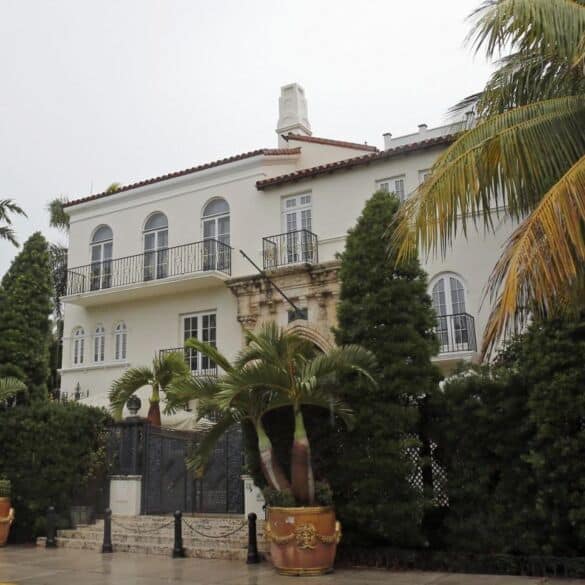 Aukcione bus galima įsigyti Gianni Versace namą