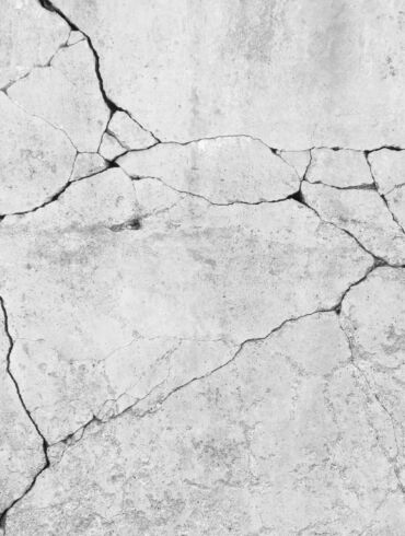Betono plyšiai: kaip su jais susidoroti