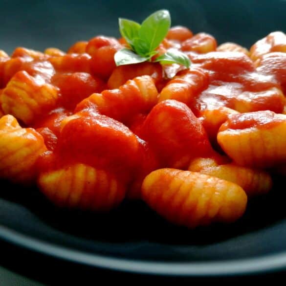 Burnoje tirpstantiems pietums - itališki „gnocchi“