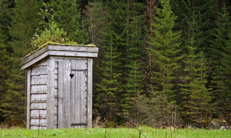 Darau pats: idėja sodo tualetui