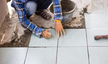 Darau Pats: klojame šildomų grindų plyteles