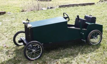Darau pats: senovinio automobilio modelio įkvėpta elektrinė vaikiška mašina