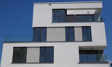 Daugiasluoksnės plokštės – estetiška danga ir efektyvi šilumos izoliacija viename&nbsp;