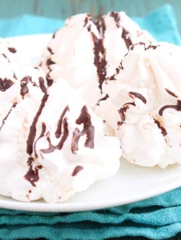 Desertas „Ana Pavlova“ su šokoladu