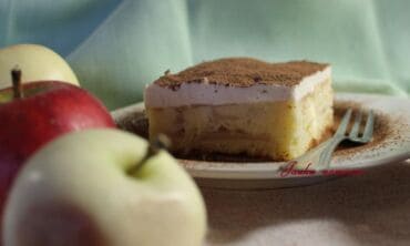 Dieviško skonio: obuolių pyragas su panna cotta putėsiais