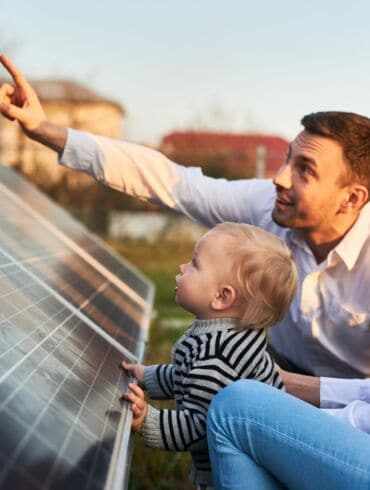 Ekspertai atsako: ką butų gyventojams reikia žinoti apie nutolusias saulės elektrines