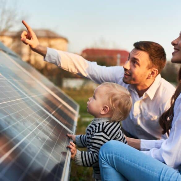 Ekspertai atsako: ką butų gyventojams reikia žinoti apie nutolusias saulės elektrines
