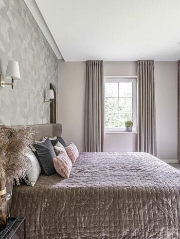 Elegancija dvelkiančio 257 m² namo pušyne interjeras