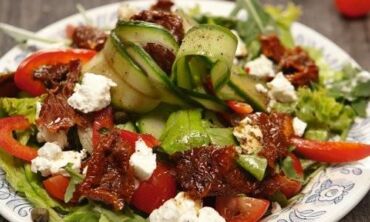 Feta sūrio salotos