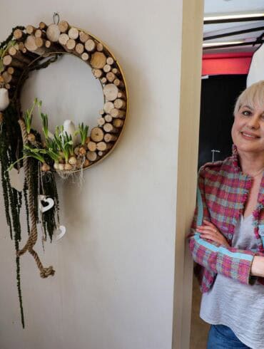 Floristė demonstruoja