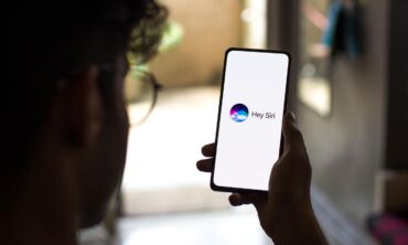 Į „Apple“ įrenginius atkeliauja naujienos: „iPhone“ išmoks rašyti pasakas