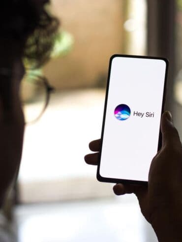 Į „Apple“ įrenginius atkeliauja naujienos: „iPhone“ išmoks rašyti pasakas