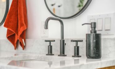 Įleidžiamas ar pastatomas praustuvas: kurį išsirinkti?