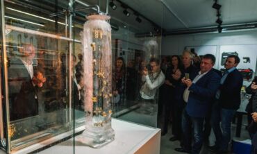 Inžinerinės įrangos ekspozicijos atidarymas priminė meninį performansą