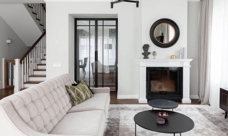 Išskirtinis 220 kv. m. namo interjeras: interjerą įkvėpė populiarus amerikiečių serialas