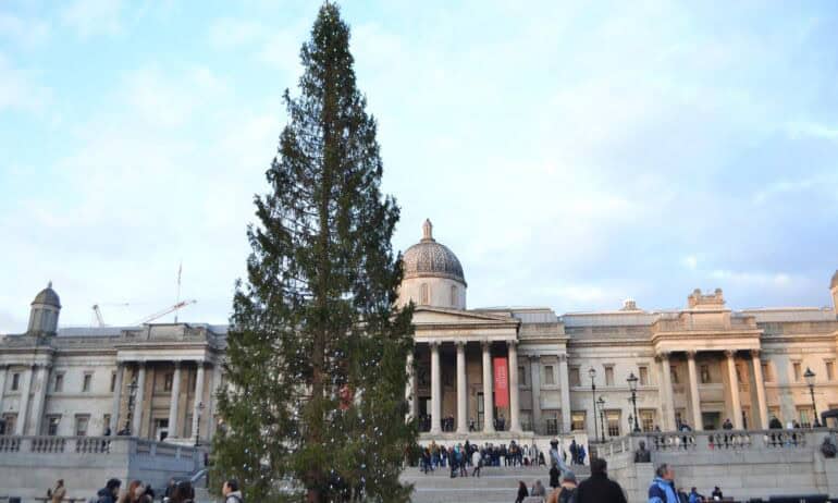Įvertinkite: gražiausios Londono kalėdinės eglutės