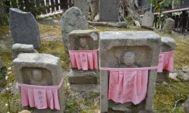 Japoniškų ir lietuviškų kapinių panašumai bei skirtumai