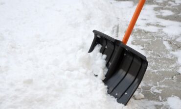 Kaip išsirinkti tinkamiausią sniego kastuvą?