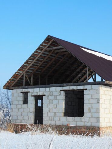 Kaip teisingai žiemai paruošti stogą