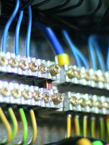 Kokį elektros įvadą geriau pasirinkti: trifazį ar vienfazį?