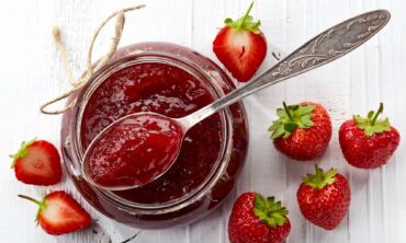 Konditerijos ekspertas pataria: kaip paruošti pačią skaniausią uogienę?