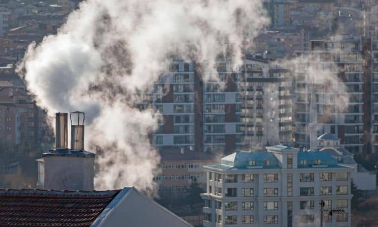 KTU tyrimas: buitiniai katilai išskiria tūkstančius kartų daugiau nuodingų medžiagų
