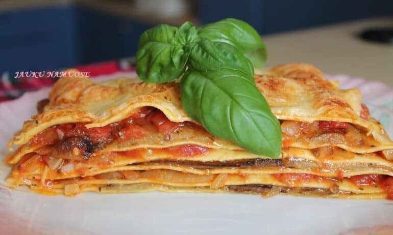 Lazanija su baklažanais ir pomidorais
