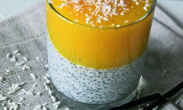 Mango ir šalavijų sėklų (chia) pudingas