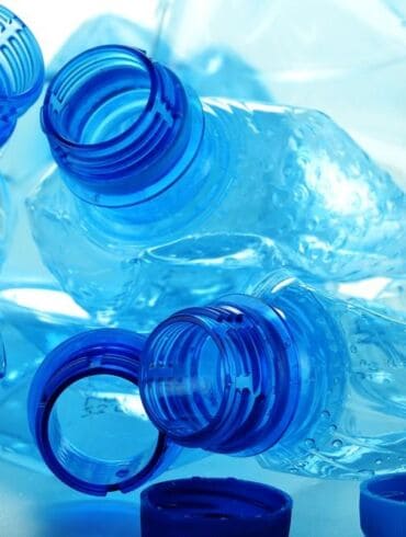 Meistriškumo pamoka: pasigaminkite dulkių siurblį iš plastmasinio butelio