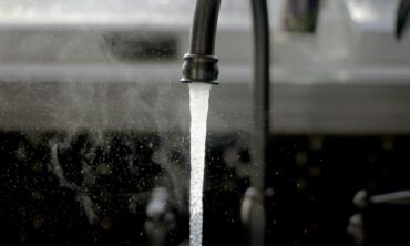 Mirtimi galinti pasibaigti legioneliozė: ragina nenumoti ranka į prevenciją