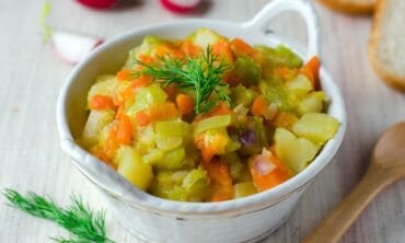 Mitybai subalansuoti – daržovių troškinys