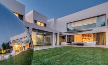 Modernaus stiliaus vila