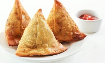 Netikėtai skanu: indiški pyragėliai su daržovėmis – samosa