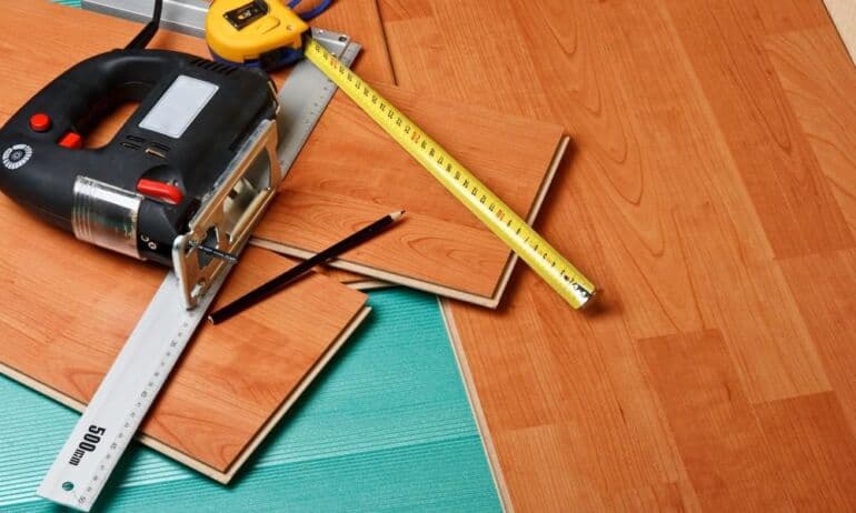 Pataria specialistas: kaip pritaikyti grindinį šildymą skirtingoms dangoms?