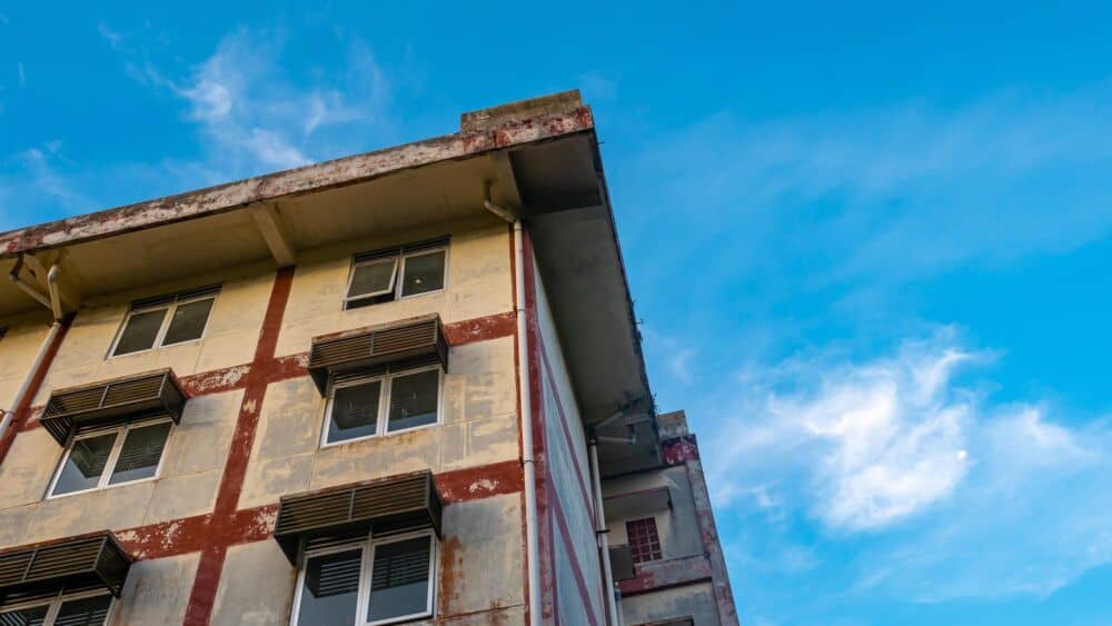 Perkate senos statybos būstą? Kaip neįsigyti katės maiše?