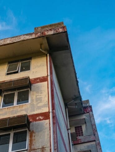 Perkate senos statybos būstą? Kaip neįsigyti katės maiše?