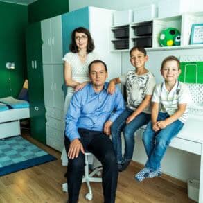 PRIEŠ ir PO: kaip vaikų kambarį pritaikyti dviem mokiniams