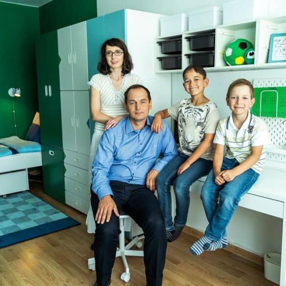 PRIEŠ ir PO: kaip vaikų kambarį pritaikyti dviem mokiniams