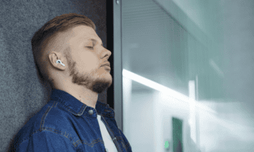 Psichologas apie naujai pripažintą ligą – perdegimą: kalbėti apie emocinę savijautą yra būtina