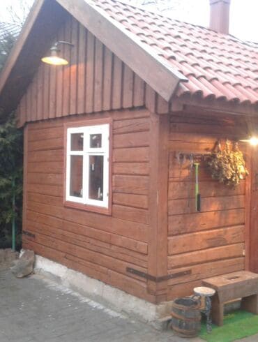 Rąstinė pirtelė už 3000 eurų
